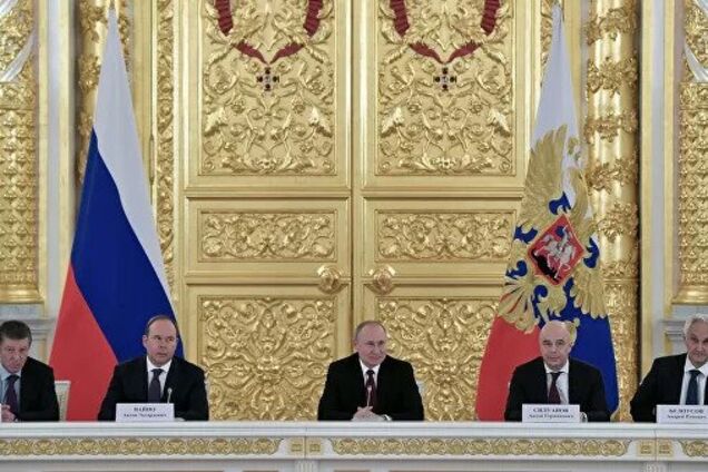 'Мнит себя императором': встречу Путина с олигархами жестко раскритиковали в сети