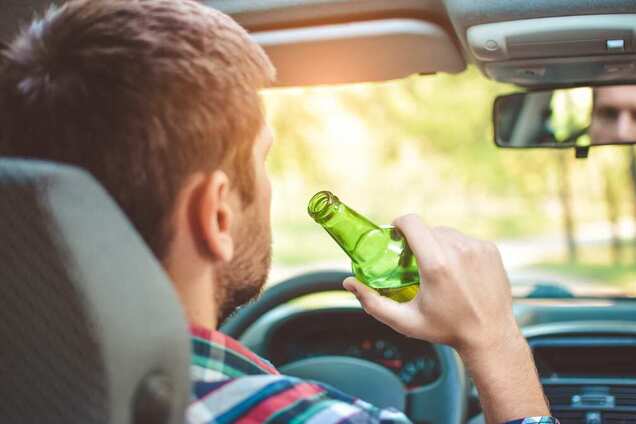 Через скільки годин можна сідати за кермо після застілля