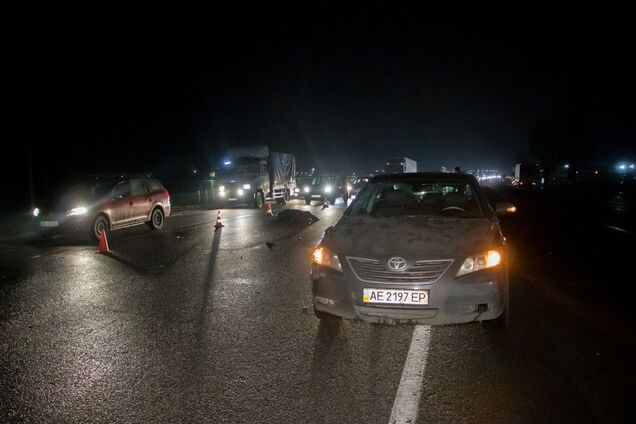 Перебегал дорогу: на Донецком шоссе насмерть сбили пешехода