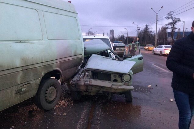 Машини перетворилися в 'фарш': в Кривому Розі сталася масова ДТП. Фото