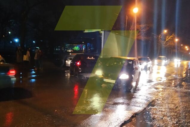 Перегони нічною Одесою закінчилися подвійною ДТП з потерпілим