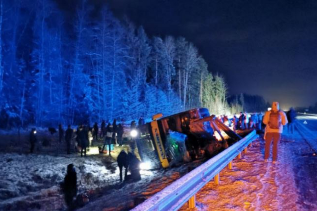 В Естонії автобус з Росії потрапив у серйозну ДТП: фото і відео з місця
