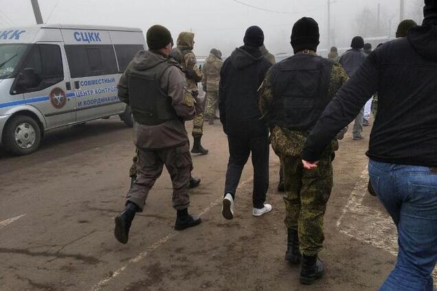 Обмін полоненими з "Л/ДНР" розпочався: з'явилися перші фото і відео передачі