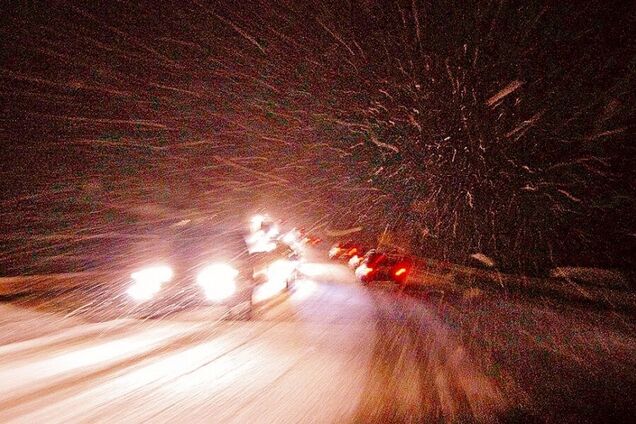 В сети показали на видео первую 'жертву' снегопада в Днепре