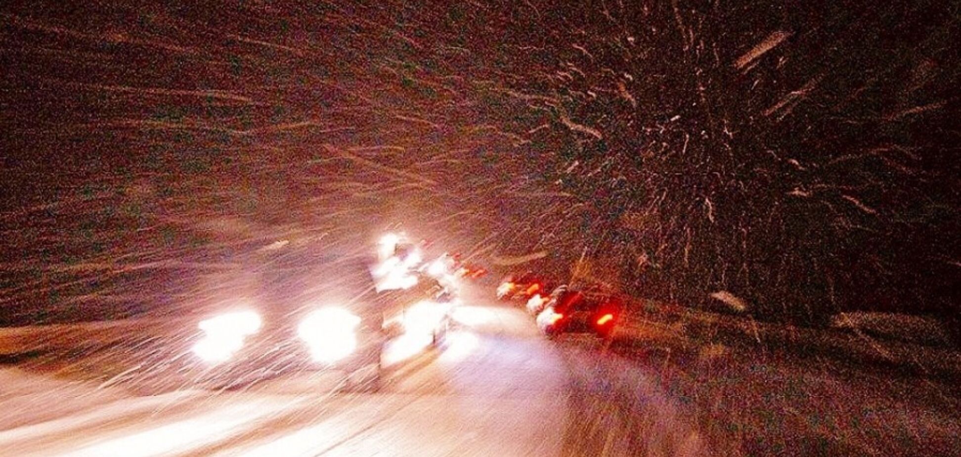 У мережі показали на відео першу 'жертву' снігопаду в Дніпрі