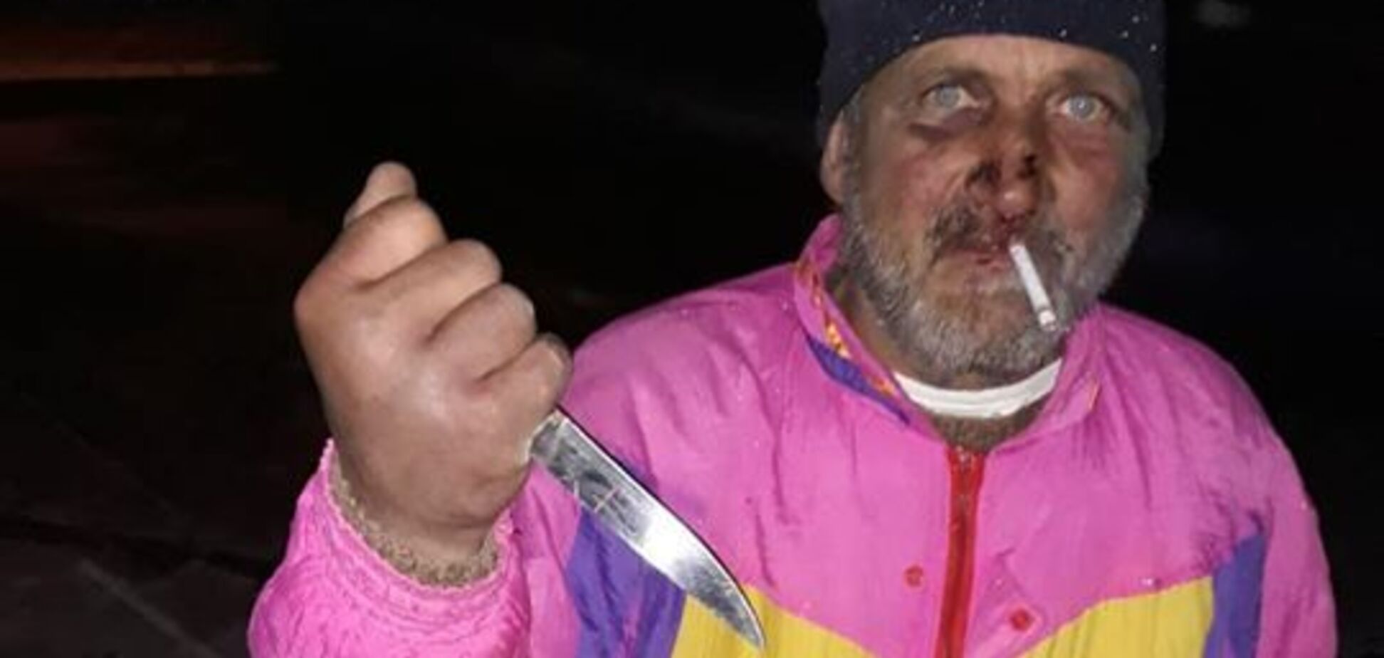 У Києві небезпечний чоловік із ножем налякав жителів