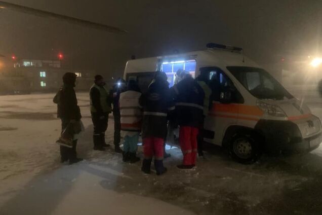 Стан вкрай важкий: до Дніпра екстрено доставили дитину із зони ООС