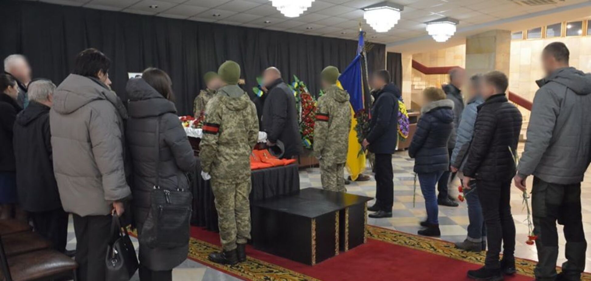 В Киеве попрощались с погибшим на Донбассе Героем