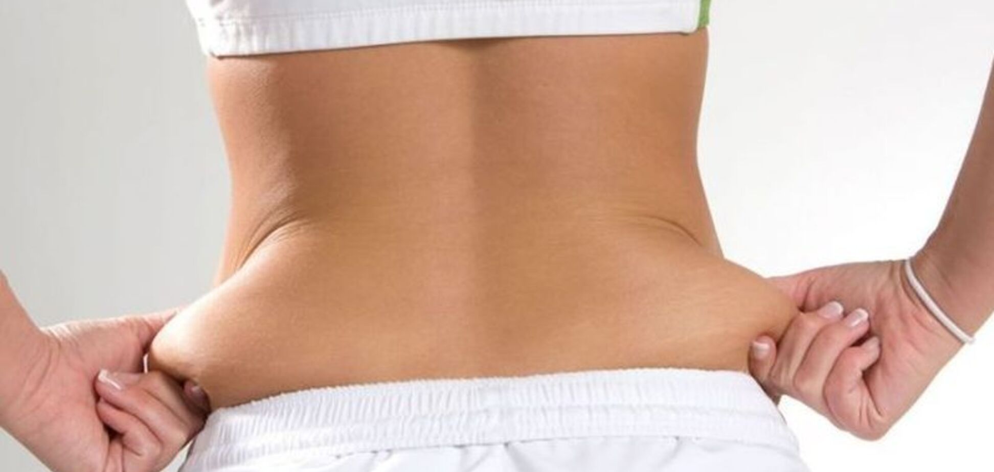 Популярный фрукт назвали спасением от жира на боках