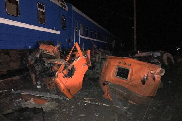 В Польше пьяные украинцы попали в ДТП с поездом