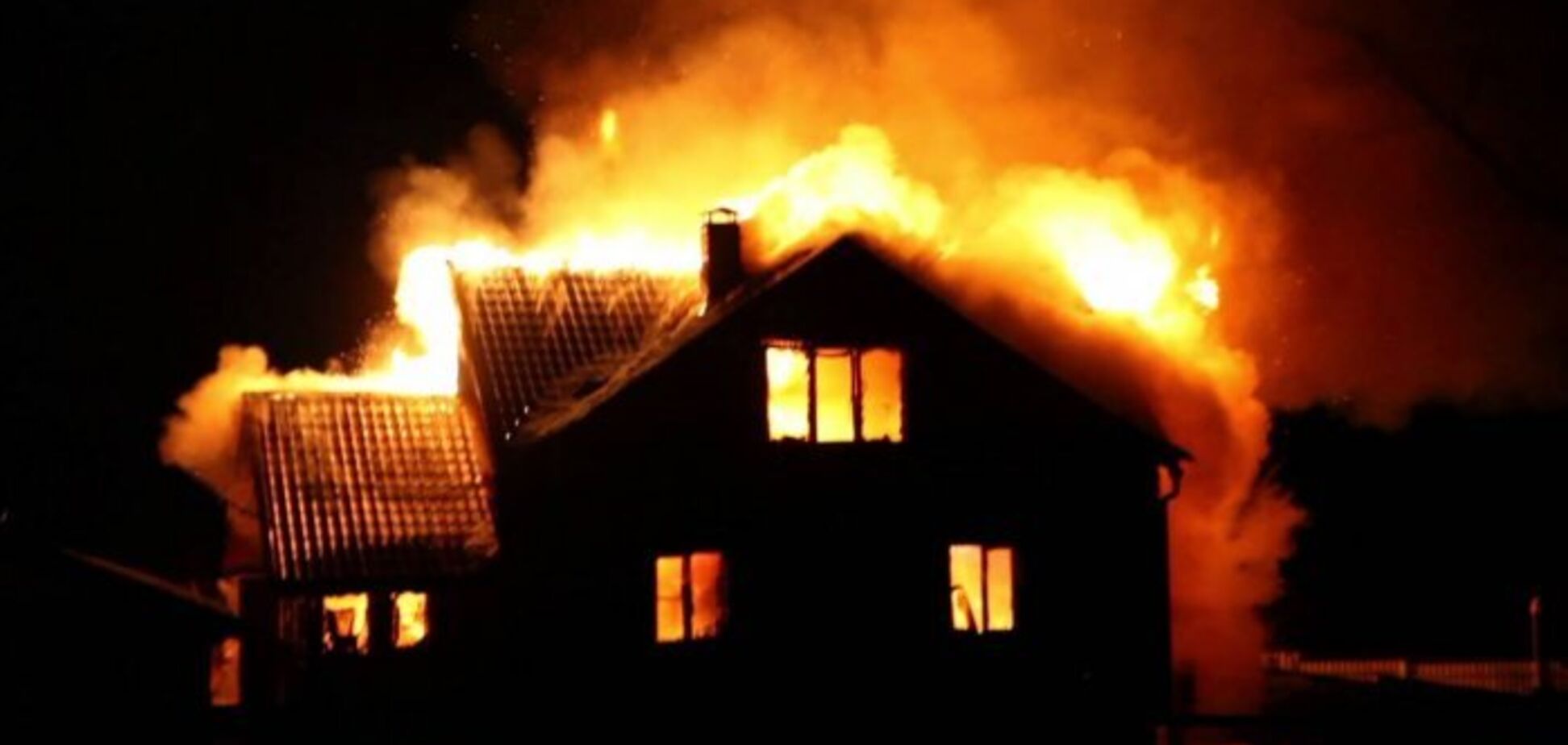 Під Дніпром мати і син згоріли живцем у власному будинку: подробиці
