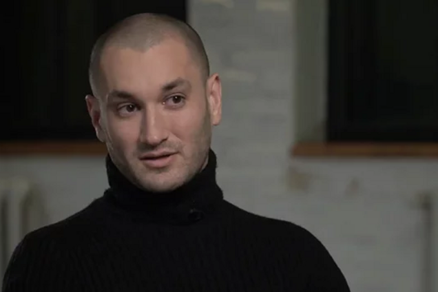 'Опускали головою у відро з водою': продюсер 'Грибів' розповів про життя в дитбудинку