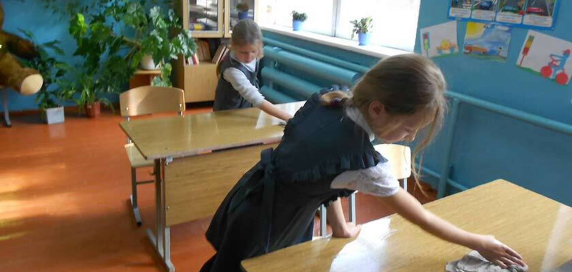 'Нет – уборке классов учениками!' В Украине призвали избавиться от школьных традиций