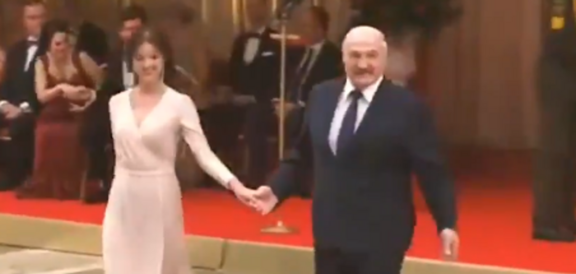 Лукашенко засвітився на балу з телеведучою