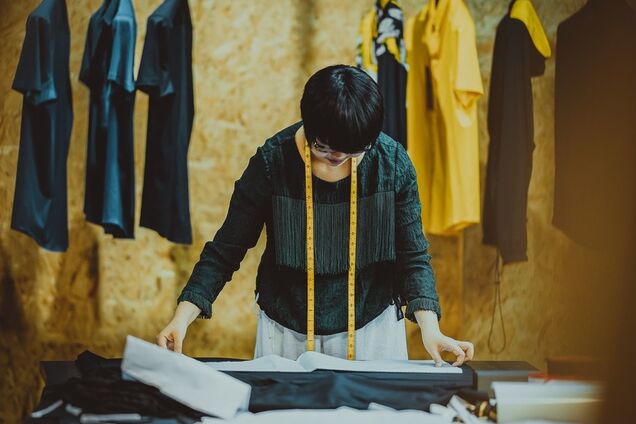 'Секонд-хенд' та доступний одяг: як за 2010-ті змінилася мода в світі