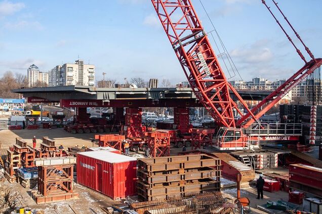 В Киеве показали строительство Шулявского моста