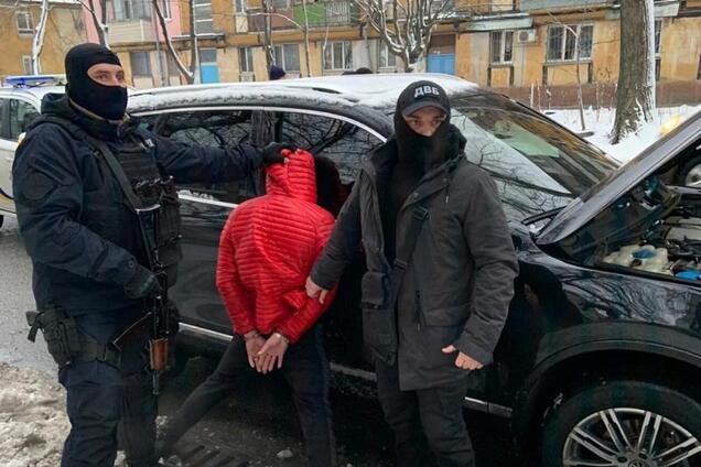 Нічне затримання в Дніпрі: поліція заарештувала крупного наркоторговця. фото