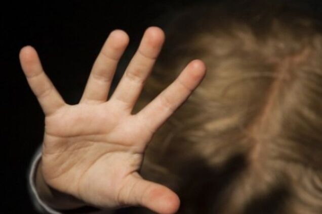 У Кривому Розі п'яний чоловік чіплявся до маленької дочки