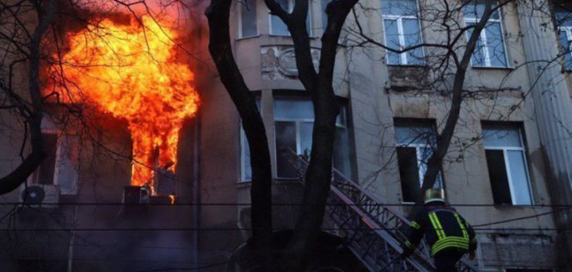 Стало відомо про подвиг рятувальників у коледжі Одеси