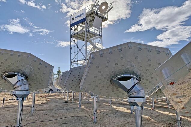 "Прорив у енергетиці": з'явилося приголомшливе відео роботи "розумної" сонячної станції в США