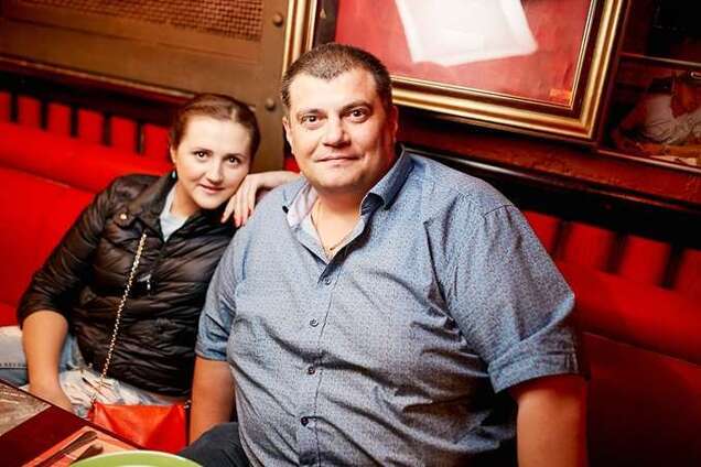 'Юзика' высмеяли за жену-помощницу