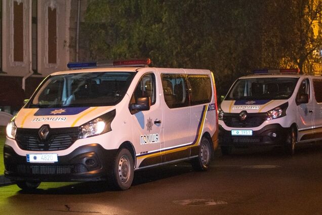 В Киеве возле метро нашли окровавленную девушку