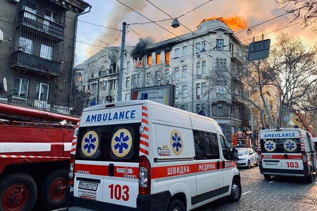 'Татку, врятуй мене!' Діти, що помирали в одеському коледжі, плакали й телефонували батькам