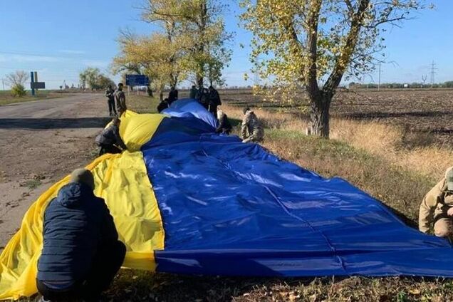 "Вас чекають і люблять!" Мережу зворушило послання воїнам ЗСУ з окупації