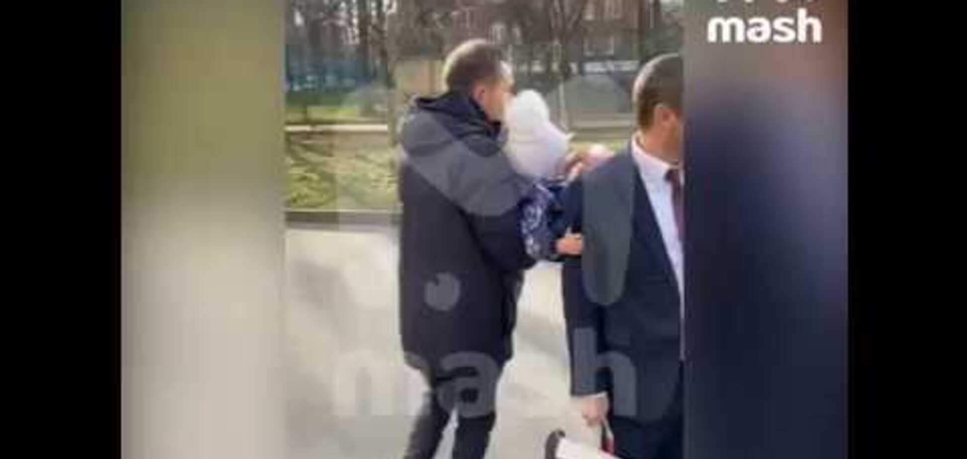 Выкрал детей и порезал ухо: жестокий поступок звезды российского спорта попал на видео