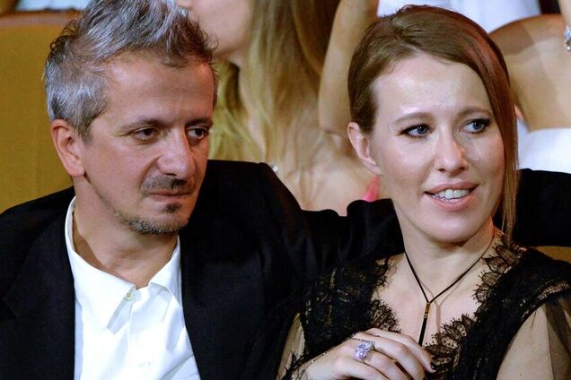 Богомолов засвітив інтимні місця Собчак без білизни: відео