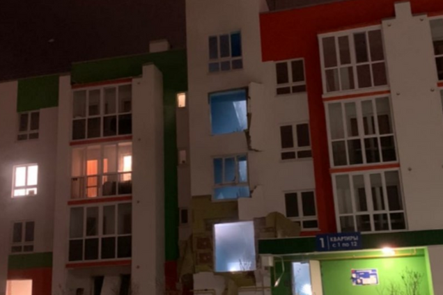 Вынесло дверь и разгромило окна: в России рванул газ в многоэтажке. Фото