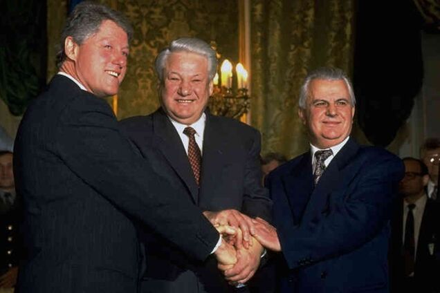 Україна добровільно позбулася ядерної зброї, а її обманули