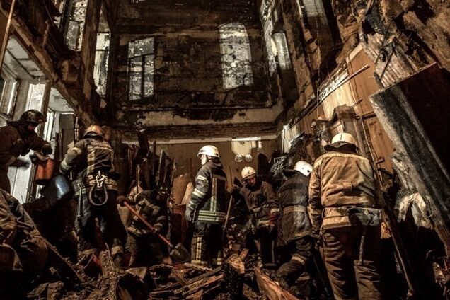 Количество жертв пожара в колледже Одессы возросло