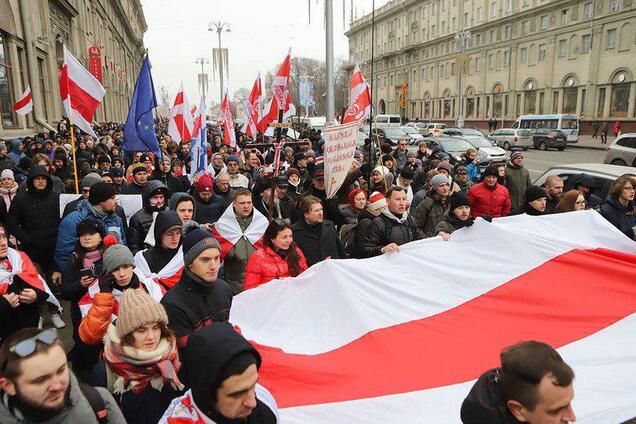 'Стояти на смерть!' В Білорусь пройшли масштабчні протести проти Путіна. Фото і відео