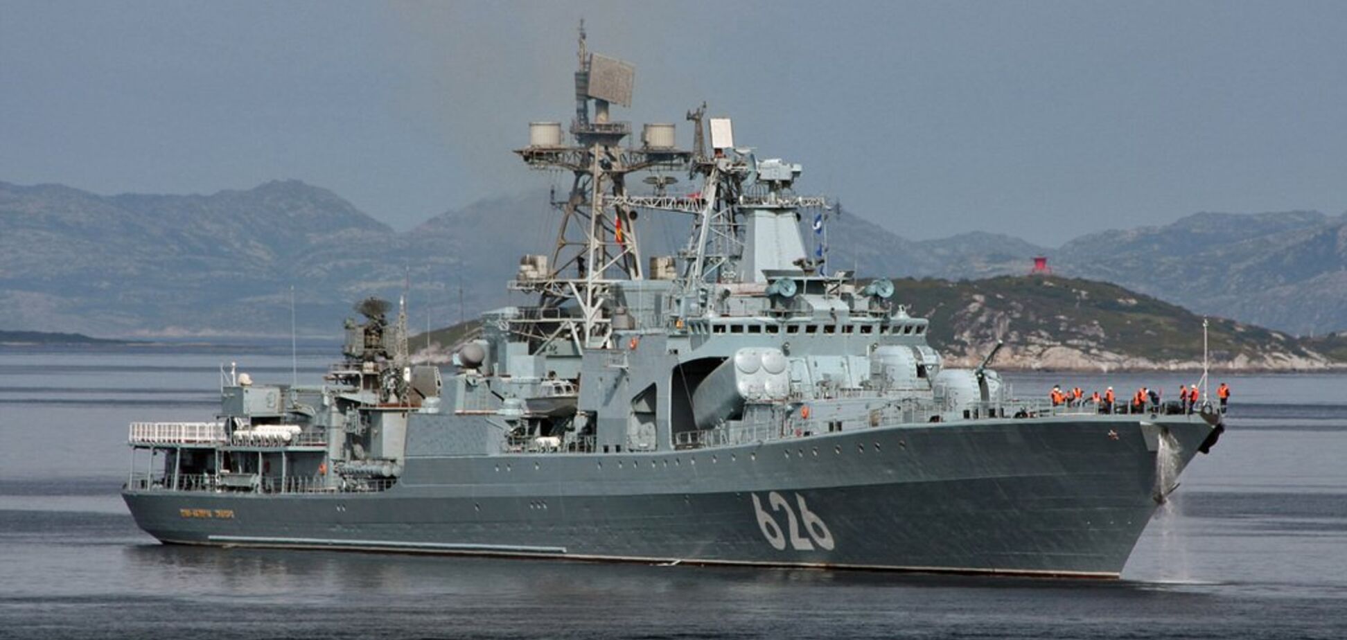 Военные корабли Путина попали в серьезную передрягу в море: что случилось