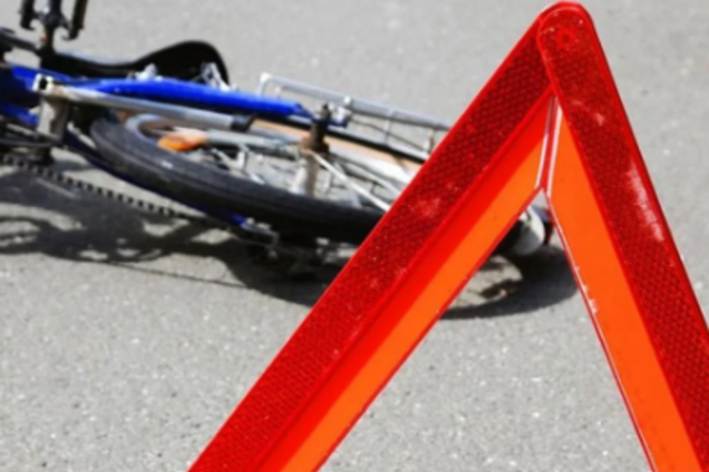 Скрылся, не останавливаясь: на Житомирщине полицейский насмерть сбил велосипедиста