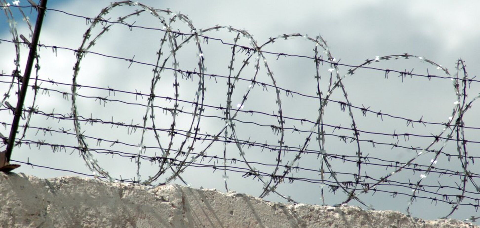 Из колонии на Житомирщине сбежали опасные преступники: фото и приметы