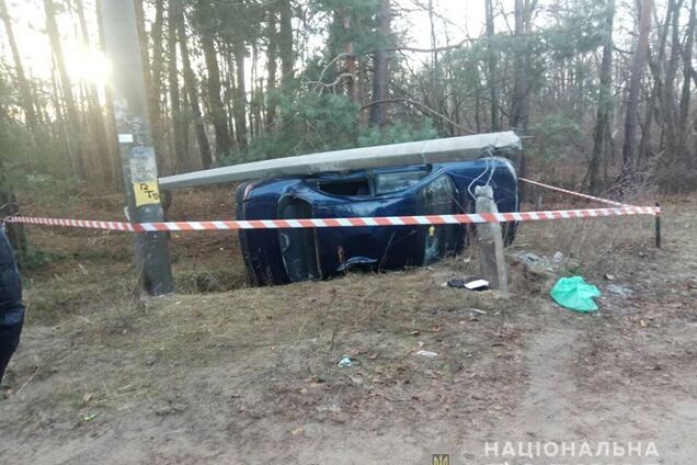 На Київщині авто влетіло у двох дітей