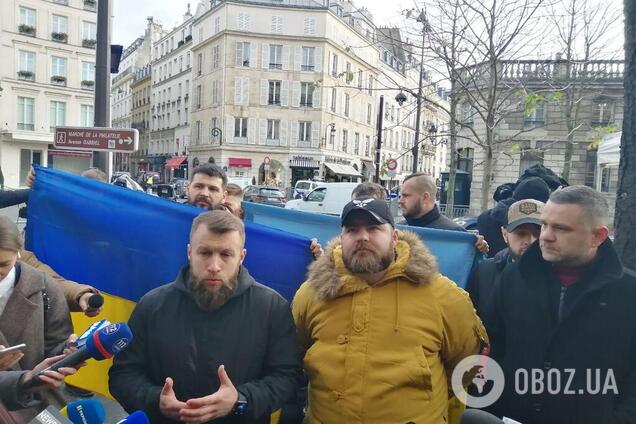 'Доведи, що ти не лох!' Ветерани війни звернулися до Зеленського у Парижі