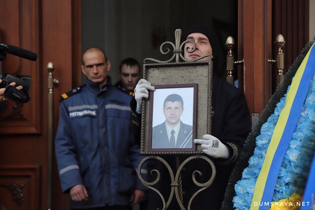 В Одессе простились с погибшим спасателей Сергеем Шатохиным
