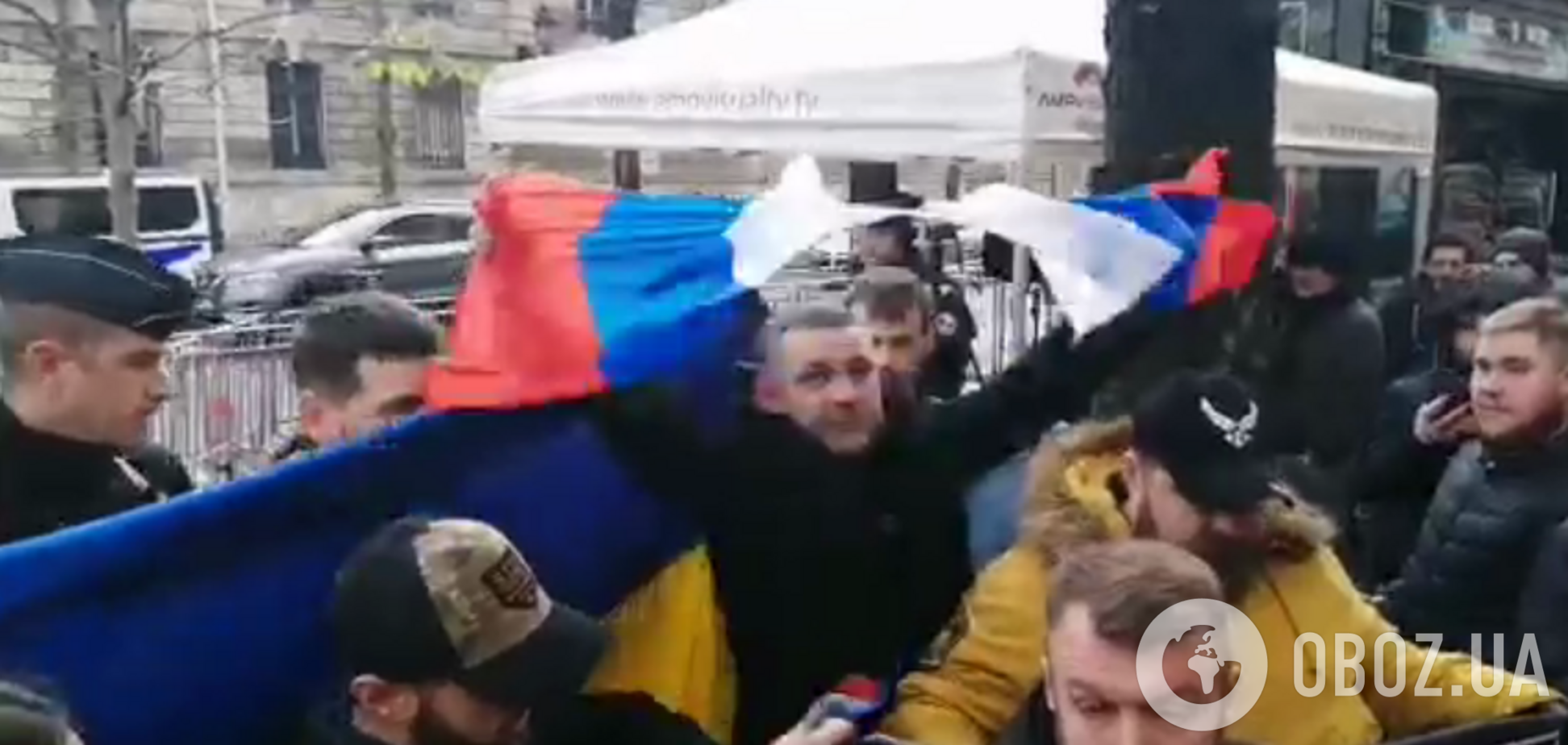 Ветерани порвали прапор Росії