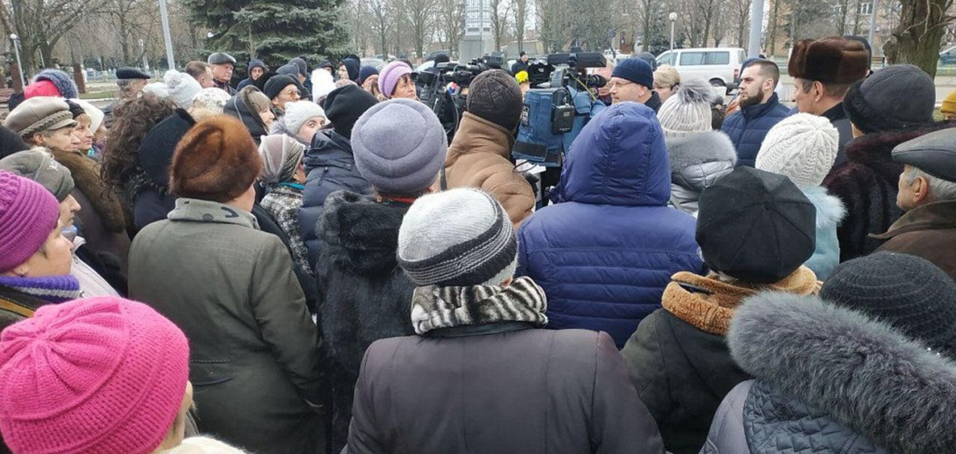 Градус виборчої кампанії різко підвищується: невідомі намагалися зірвати зустріч Вілкула з жителями Мангуша