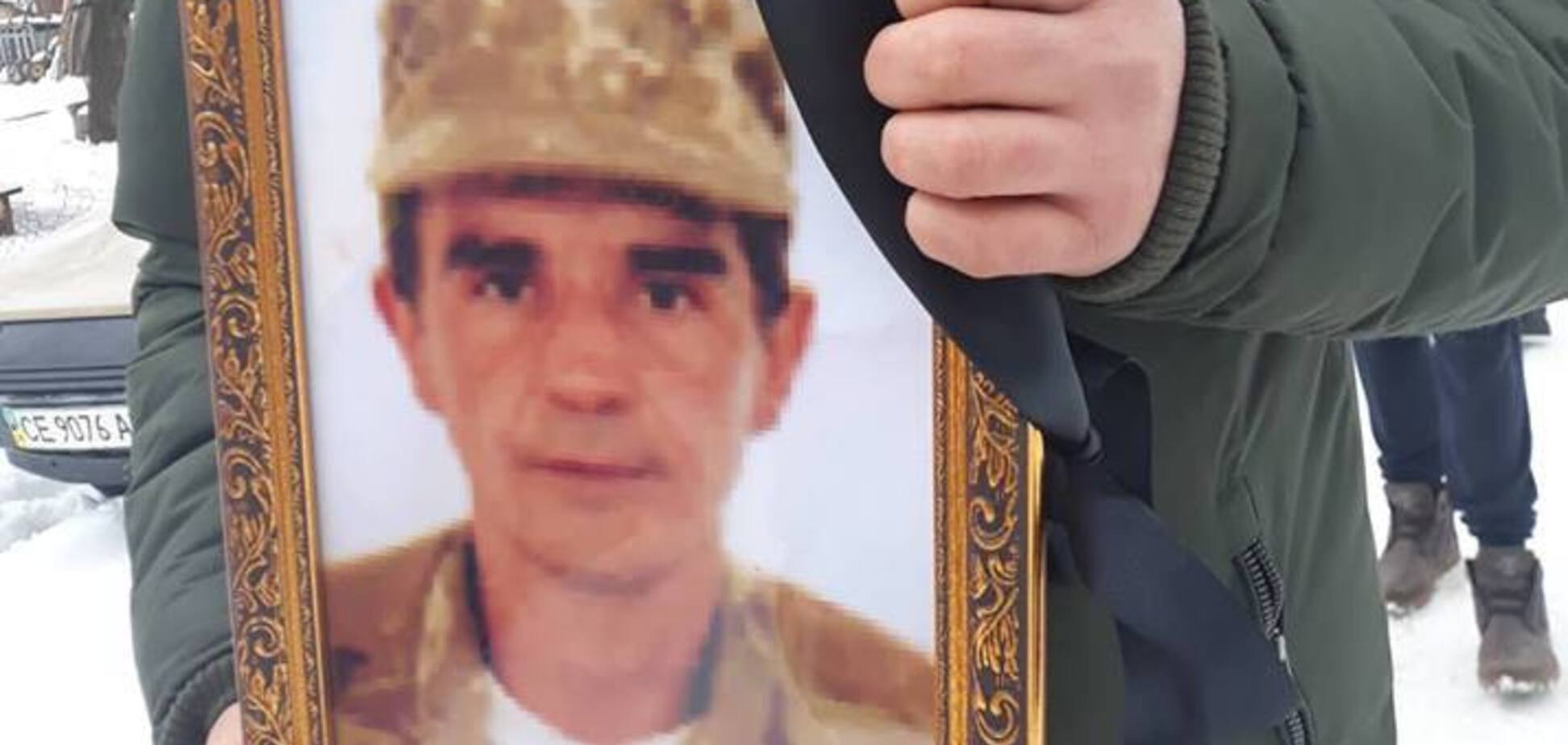 Гроб несли на руках: трагически умер воин АТО, награжденный Порошенко