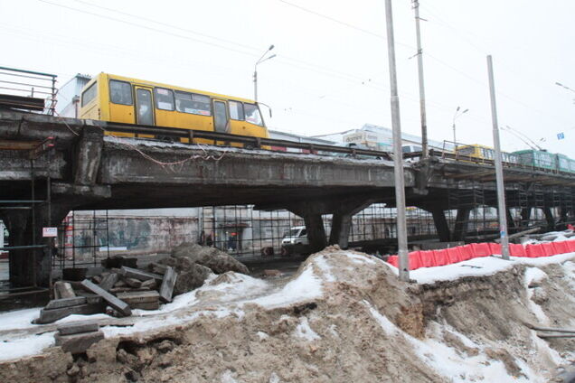 Разрушение Шулявского моста показали с высоты