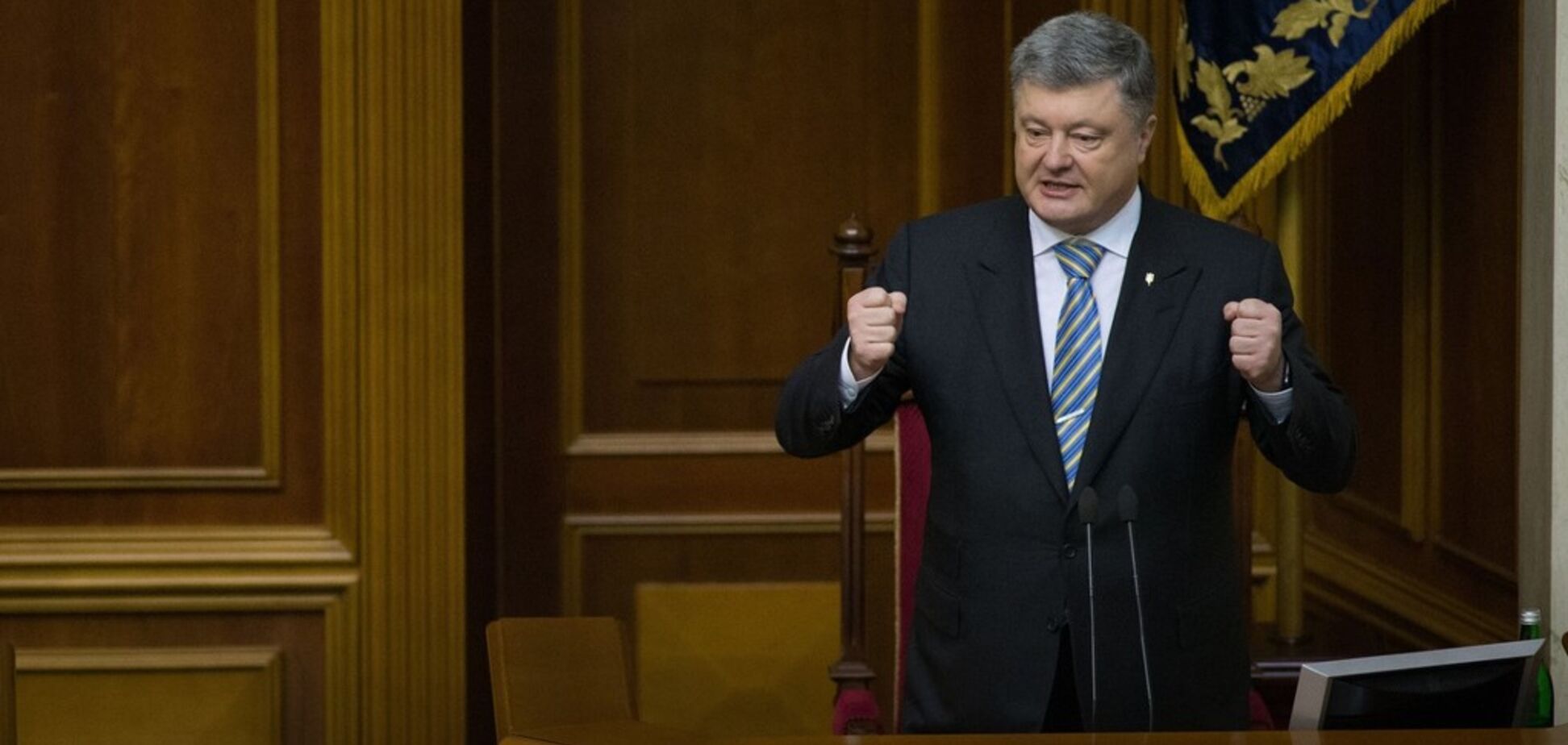 Блогосфера горячо обсуждает инициированные Порошенко поправки в Конституцию по ЕС и НАТО