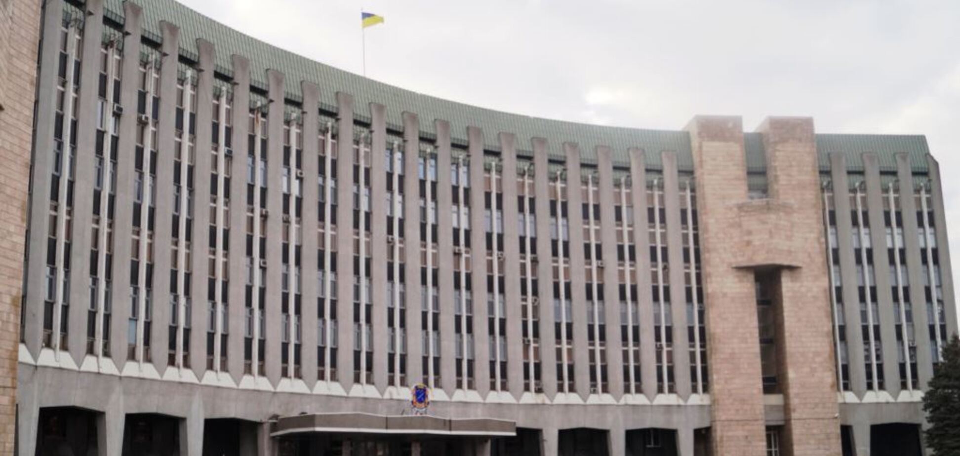 Горсовет Днепра решил исключить массовые обращения за помощью