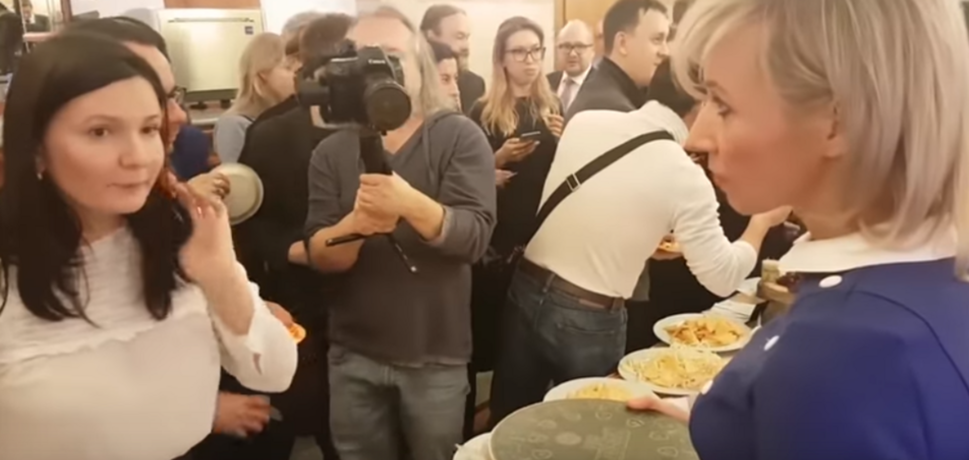 ''Замінює війну сирною вечіркою'': Цимбалюк розніс Захарову за ''показуху''