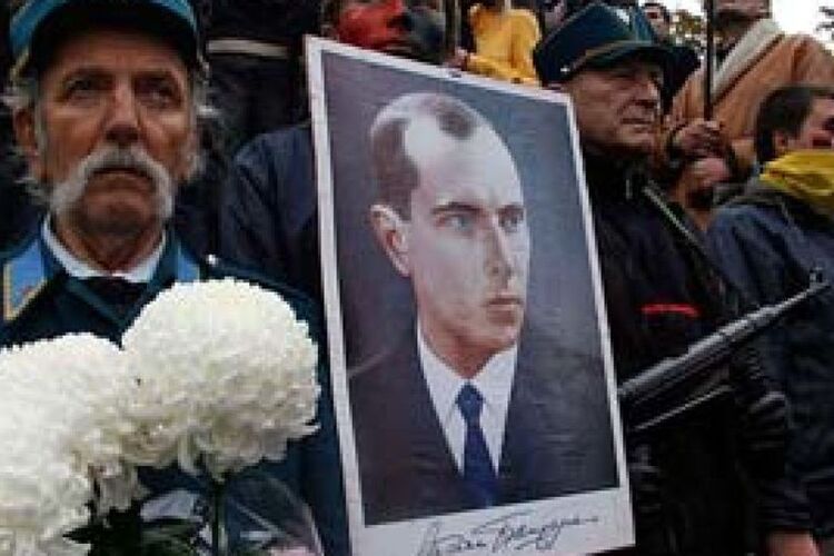 Картинки по запроÑу РоÑÑÐ¸Ñ Ð¸ дальше пугает Украину Бандерой