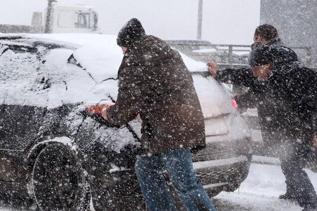 Накроет циклон: синоптики пообещали Украине снежный апокалипсис
