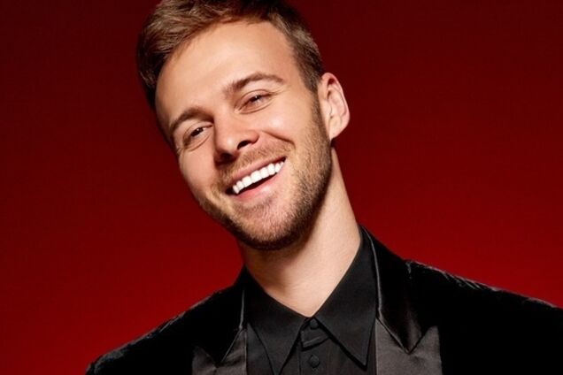 Фанатка зганьбила українського співака в Москві: відео конфузу